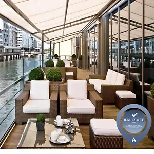sofitel-hamburg-alter-wall.hamburg-hotels-de.com/